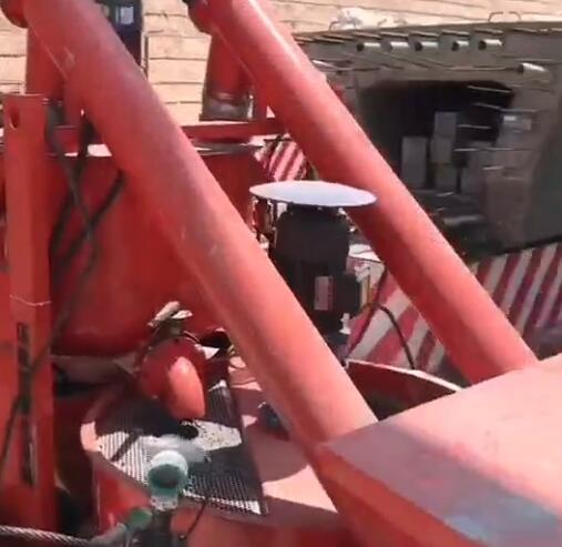 甘肃华亭市梁场前卡顶智能压浆现场