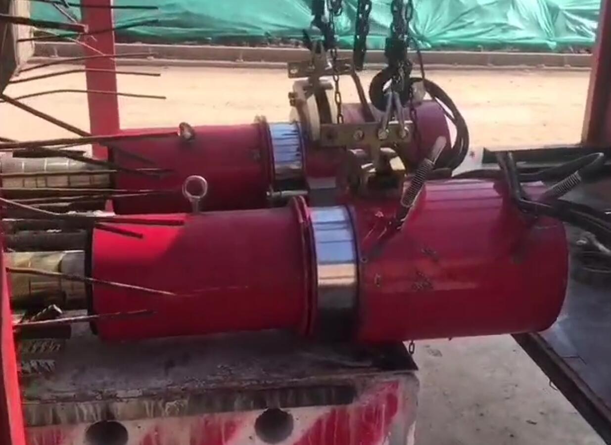 甘肃华亭市梁场前卡顶智能张拉现场